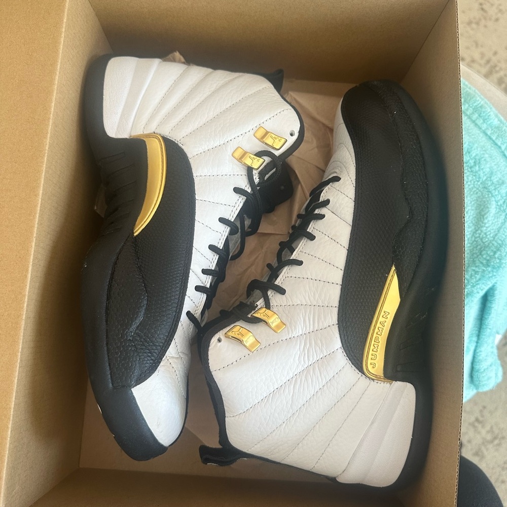 Jordan 12 royalty taxi size 9.5